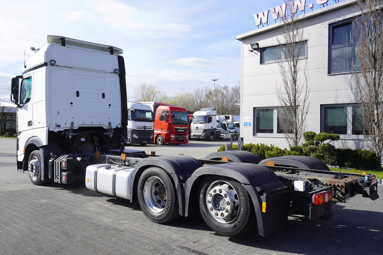 Leasing para MERCEDES-BENZ Actros 2542 Low Deck 6×2 E6 / Chassis / third steering and lifting axle MERCEDES-BENZ Actros 2542 Low Deck 6×2 E6 / Chassis / third steering and lifting axle: foto 4