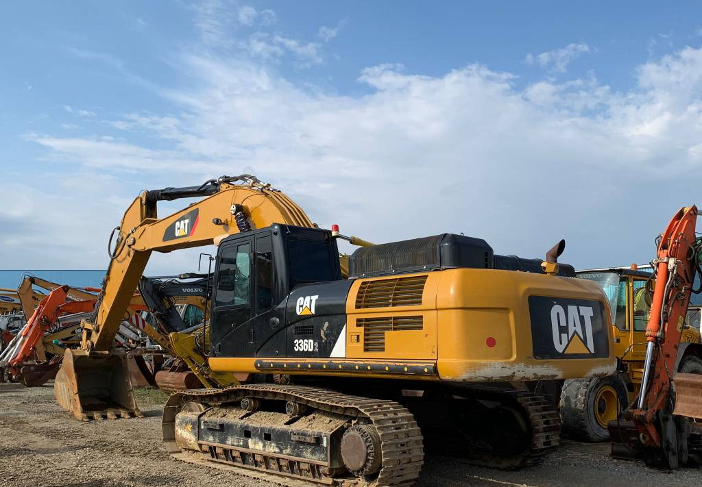 Excavadora de cadenas CAT 336D2: foto 2