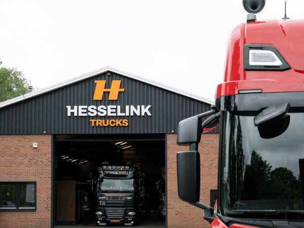 Hesselink Trucks B.V. - Semirremolques undefined: foto 1