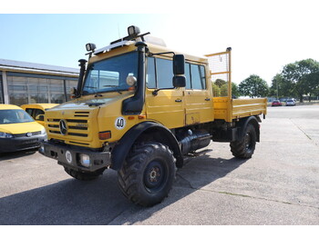 Camión caja abierta UNIMOG