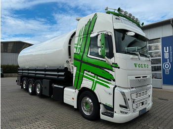 Camión cisterna VOLVO FH 540