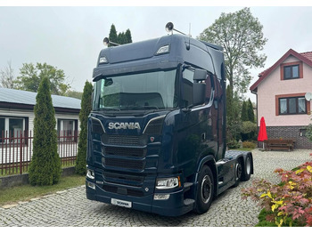 Cabeza tractora SCANIA S 520