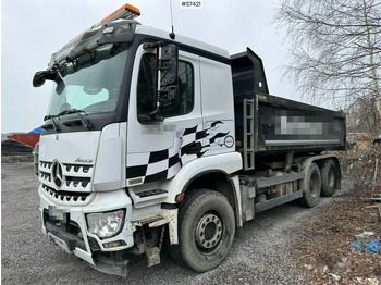 Camión volquete MERCEDES-BENZ Arocs