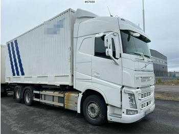 Camión caja cerrada VOLVO FH