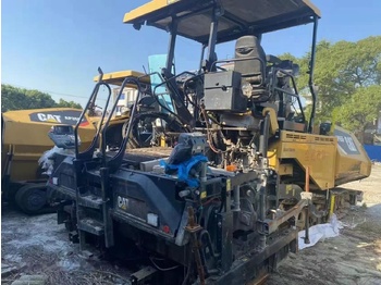 Pavimentadora de asfalto CATERPILLAR AP655F