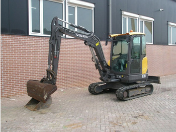 Miniexcavadora VOLVO EC35D