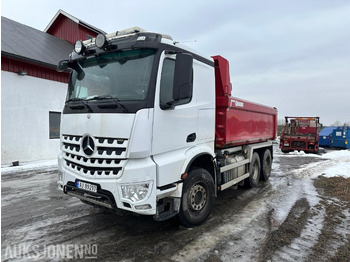 Camión volquete MERCEDES-BENZ Arocs