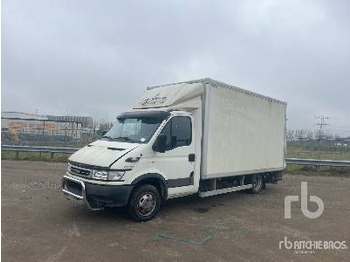 Camión caja cerrada IVECO Daily