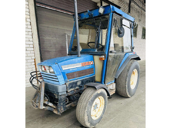 Tractor ISEKI