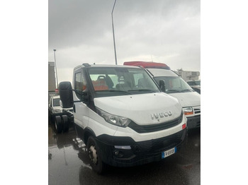 Camión chasis IVECO Daily