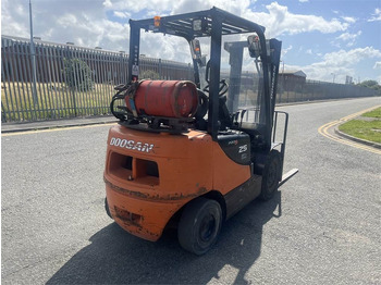 Carretilla elevadora de gas Doosan G25P-5: foto 5