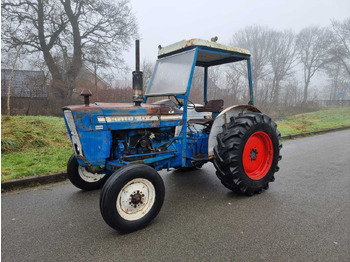 Tractor FORD