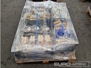 Equipo de construcción Unused Pallet of Paint Rollers, Nitrile Gloves, Pipe Clamps with Screw, Face Masks: foto 4