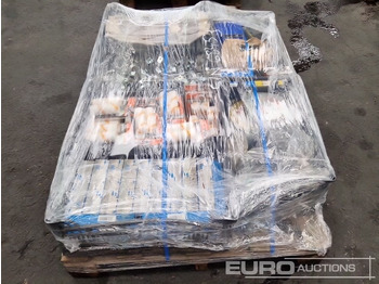 Equipo de construcción Unused Pallet of Paint Rollers, Rubber Sleeves, Clamps, Various Screws and Fixings: foto 4