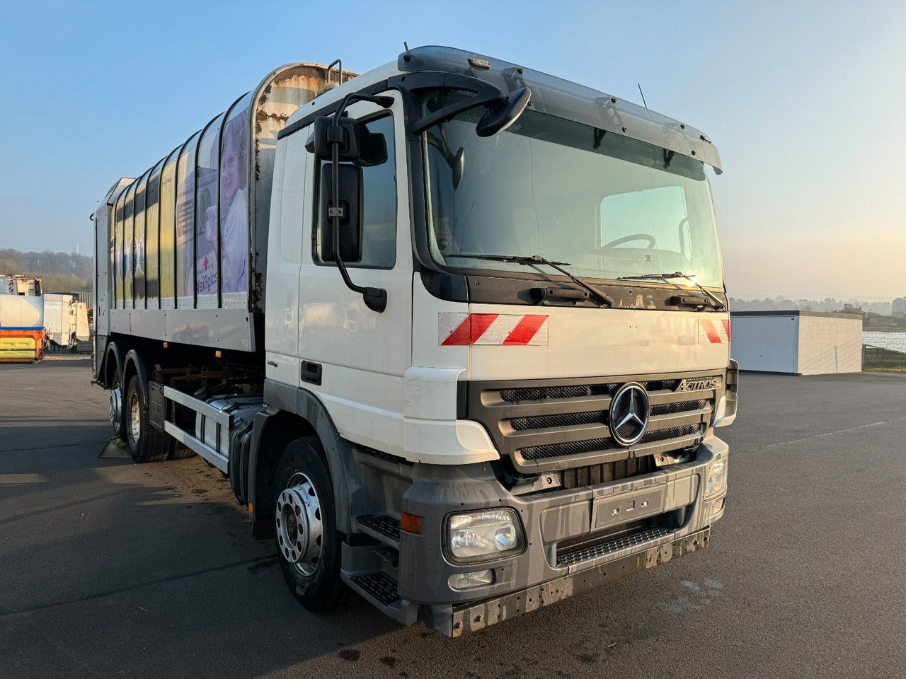 Camión de basura Mercedes-Benz Actros 2532 6x2 Faun Rotopress mit Zoeller 0301 Mercedes-Benz Actros 2532 6x2 Faun Rotopress mit Zoeller 0301: foto 7