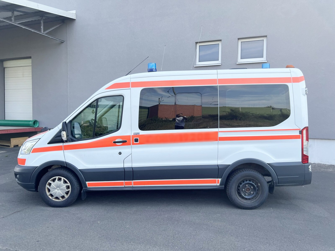 Leasing para Ford Transit 2.2 TDCI 4x2 Transit 2.2 TDCI 4x2, Krankentransporter Ford Transit 2.2 TDCI 4x2 Transit 2.2 TDCI 4x2, Krankentransporter: foto 14