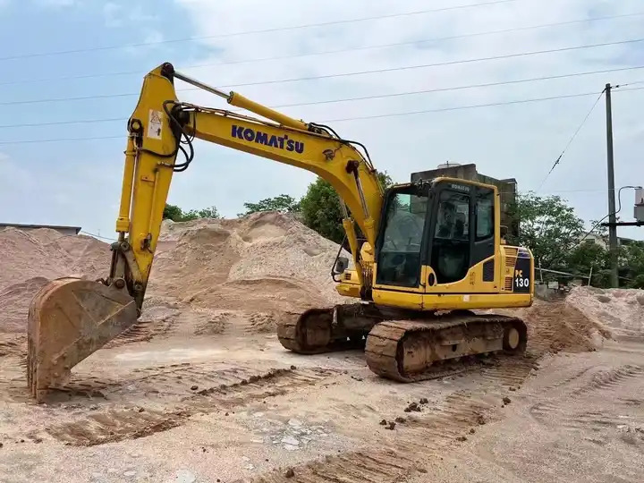 Excavadora de cadenas Used komatsu medium excavator PC130-7 /KOMATSU 130-7/ used japanese komatsu excavator 13 ton for sale: foto 6