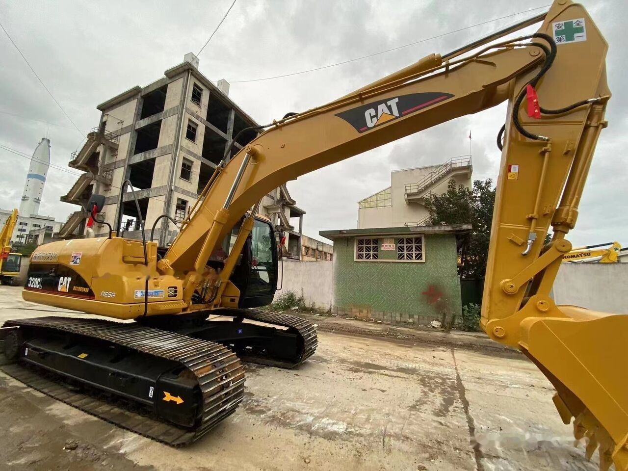 Excavadora de cadenas Caterpillar 320CL: foto 11