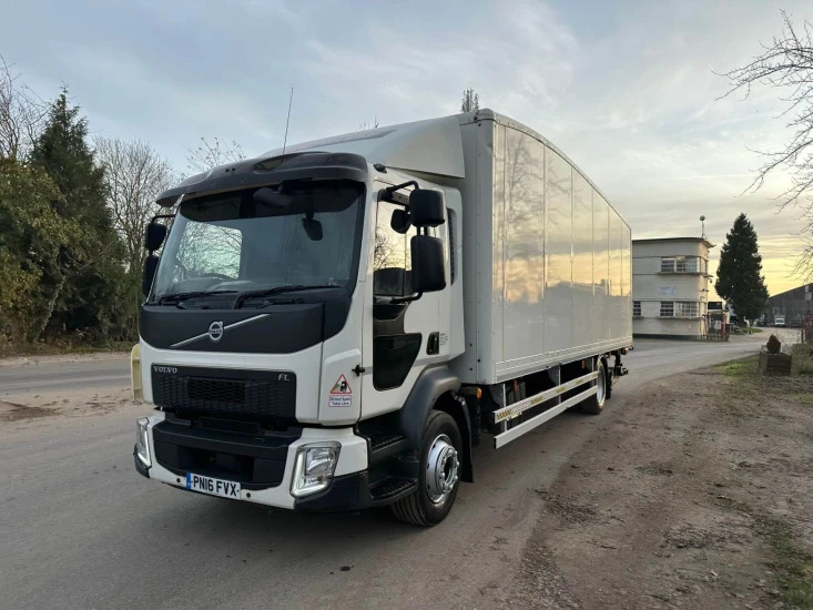 Camión caja cerrada 2016 Volvo FL210 Rigid Truck FVX FL: foto 9