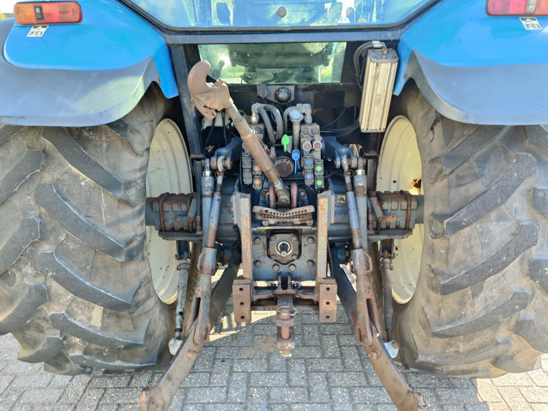 Tractor New Holland TS115: foto 11