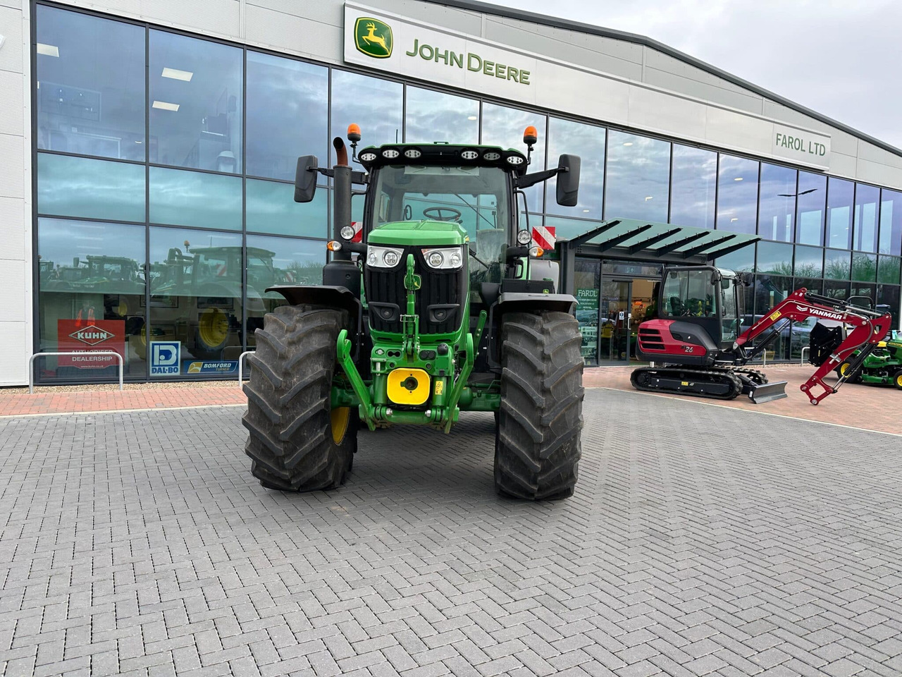 Tractor nuevo John Deere 6R 215: foto 11