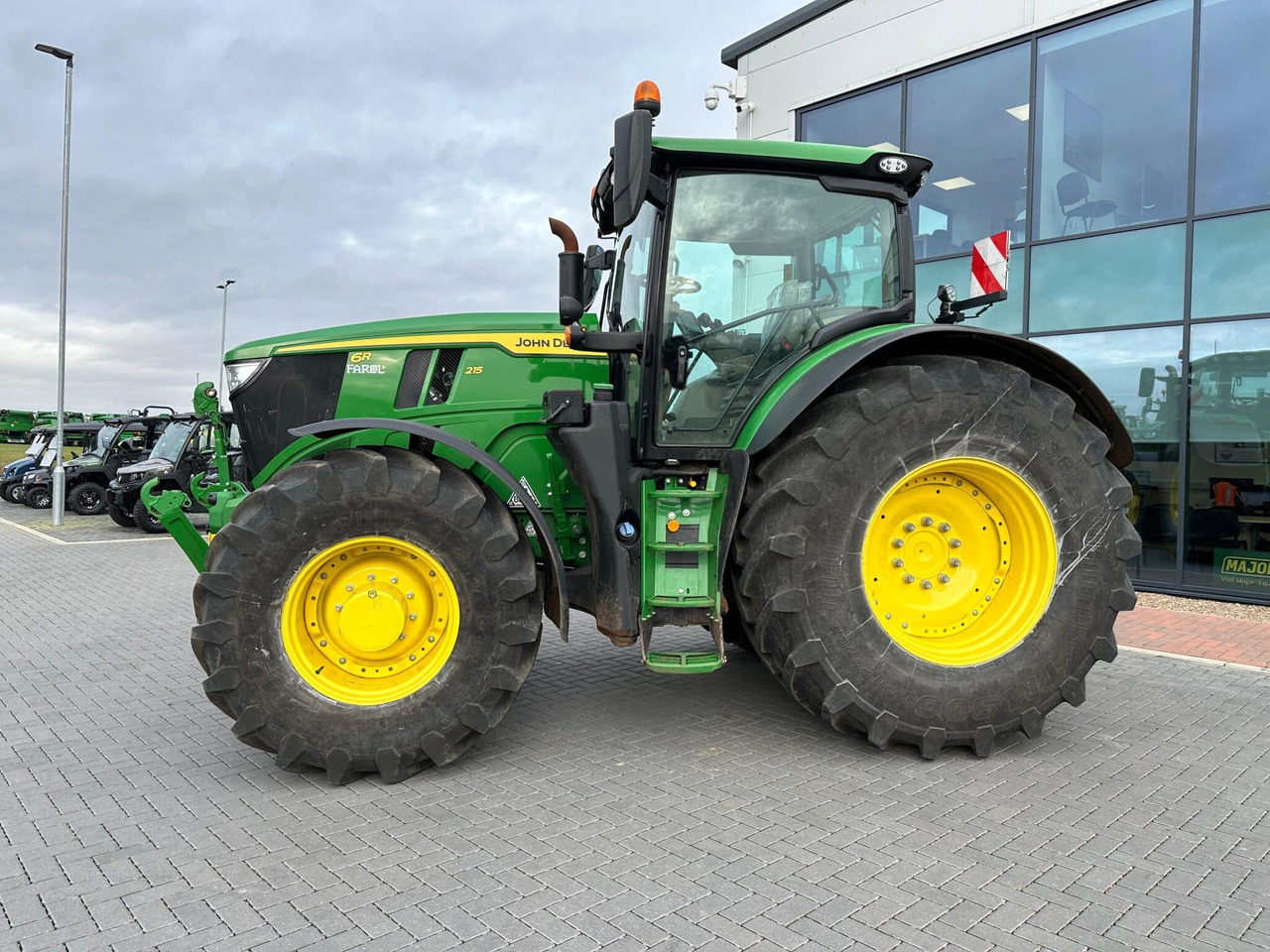 Tractor nuevo John Deere 6R 215: foto 9