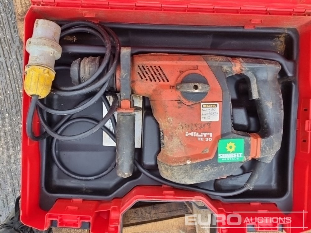 Equipo de construcción Hilti 110Volt Hand Held Breaker (2 of), 110Volt Hammer Drill (2 of), 110Volt Circular Saw (2 of), Battery Rivit Gun, Battery Drill: foto 14