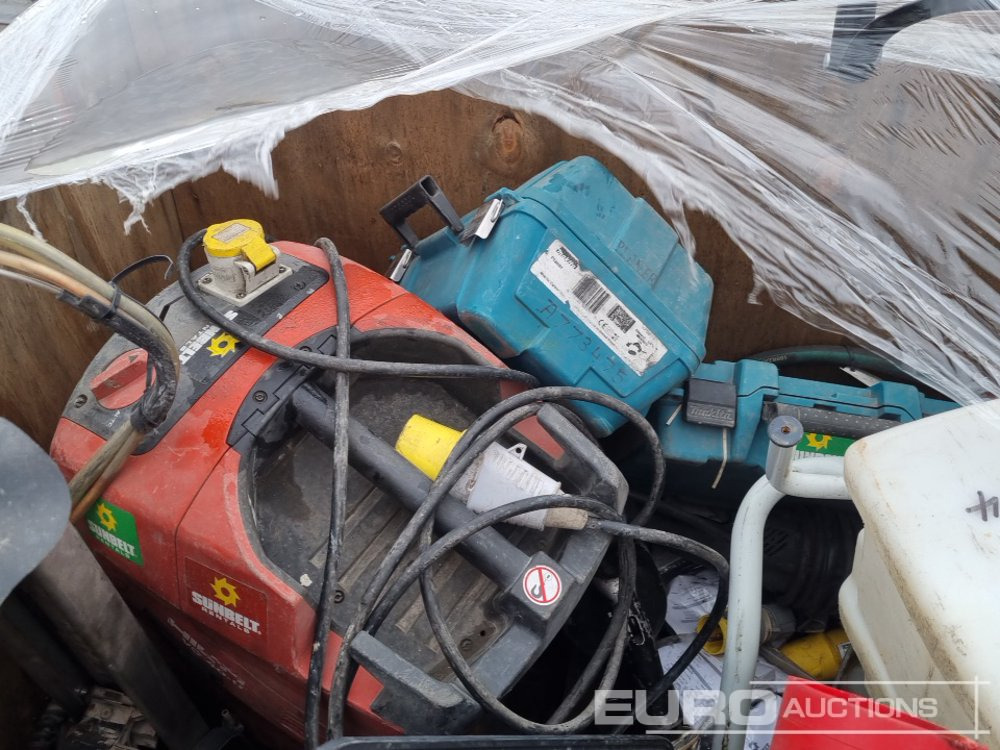 Equipo de construcción Makita 110 Volt Jigsaw, 110 Volt Planer, Hilti 110 Volt Vacuum , 240 Volt Distribution Box, 415 Volt Distribution Box, Quick Cut Saw Trolley, Metabo 110 Volt Grider (2 of), Hilti WSJ 850 110 Volt Jigs: foto 7