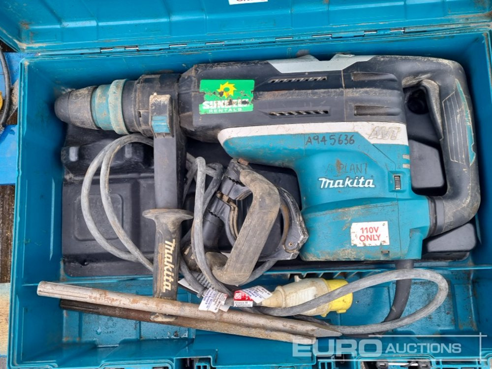 Equipo de construcción Makita 110Volt AVT HR5212C Hammer Drill, RP1801 Plunge Router, 9565P Angle Grinder, GA50 Angle Grinder, 8406 Core Drill (2 of): foto 15