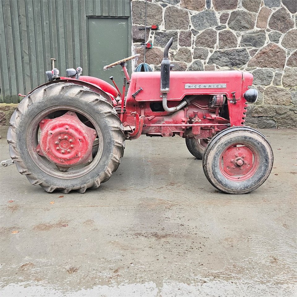 Tractor McCORMICK D-324 Standard: foto 8