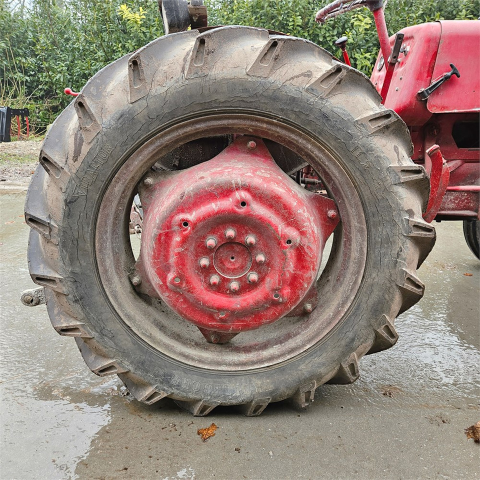 Tractor McCORMICK D-324 Standard: foto 34