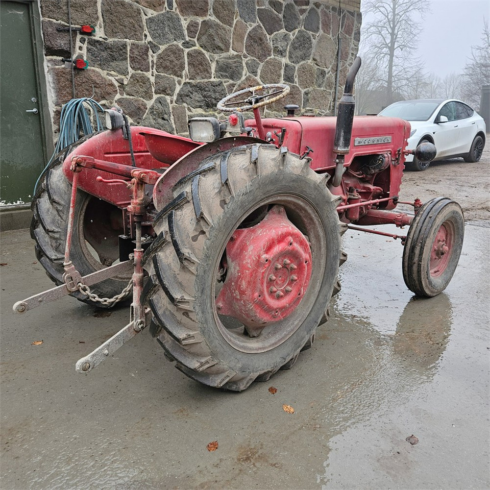 Tractor McCORMICK D-324 Standard: foto 7