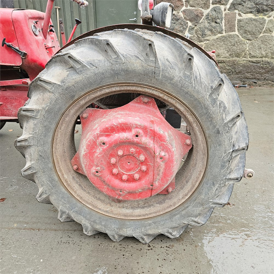 Tractor McCORMICK D-324 Standard: foto 32